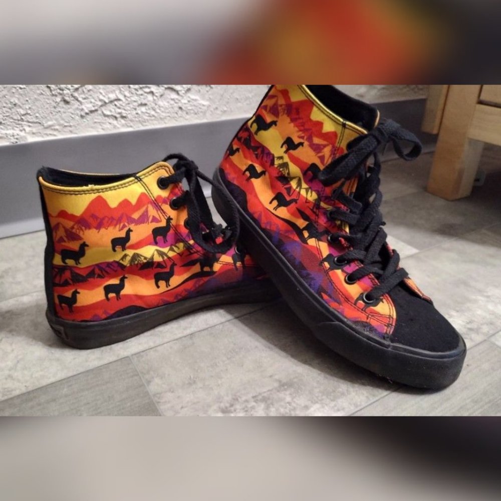 Inkka Hi Top Sunset Llama Shoes size 9